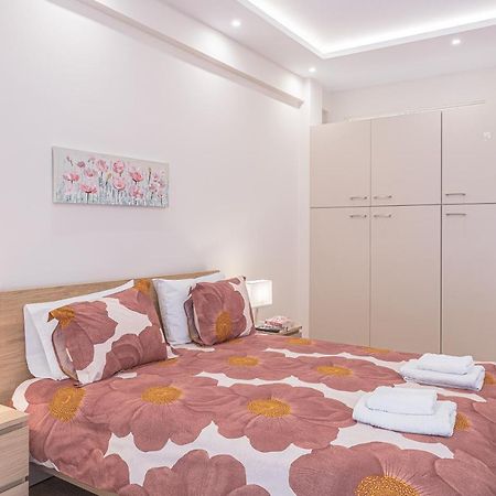 Amazing Apartment Near Metro Station! Athen Exterior foto